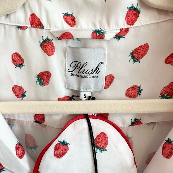 NWT Plush Strawberry Satin Pajama Set Size Small - Picture 5 of 12